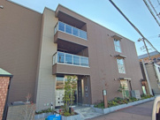 La maison marronの画像