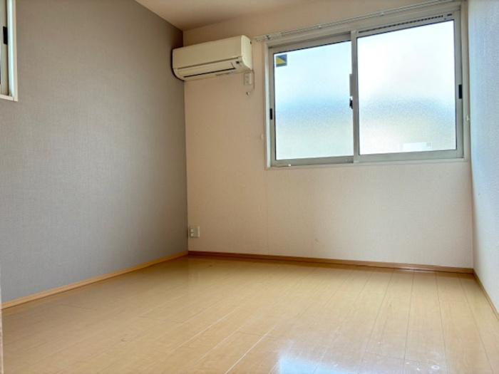 Sekuto A棟の寝室|風通しも良い寝室です☆