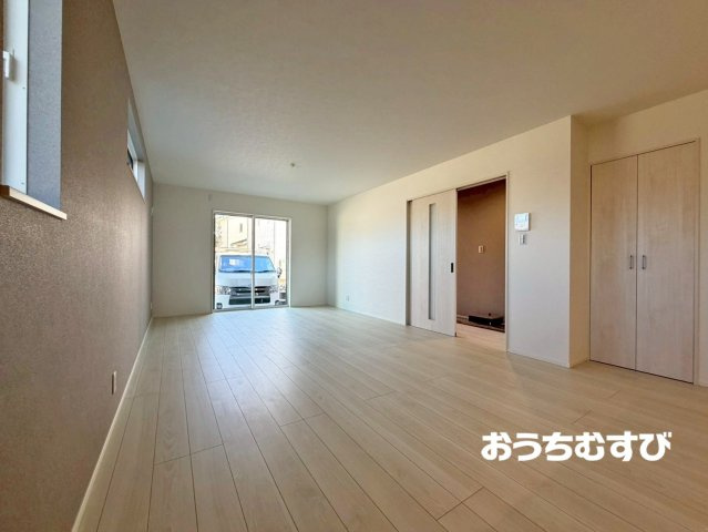 尾張旭市西大道町（全4棟）の居間・リビング