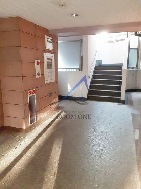 ルマ・マニスのエントランス|エントランスです。