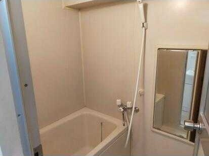 ファミーユ森下の浴室