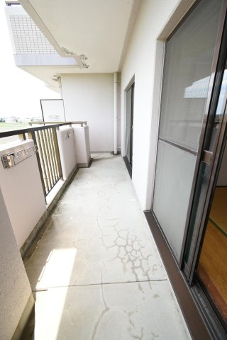 グランヴェルデのバルコニー|陽当たり良好なバルコニーです♪