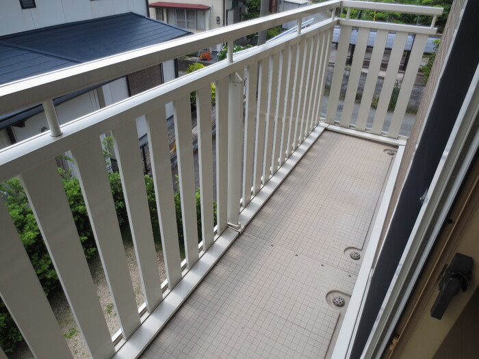 シャルマンわかば弐番館 B棟のバルコニー|陽当たり良好なバルコニーです♪