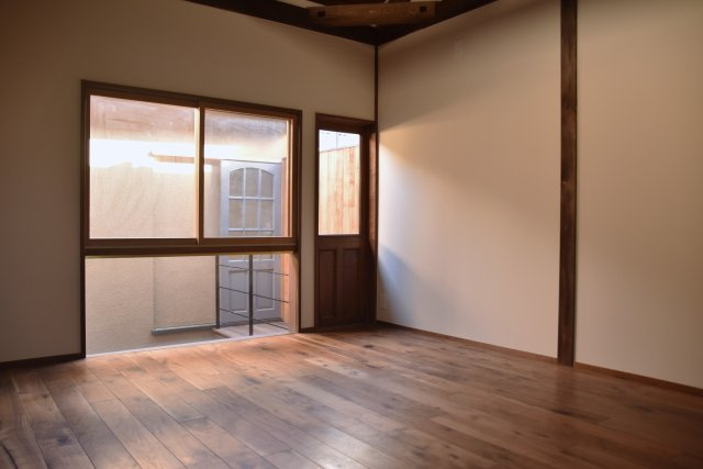 二条駅近く センスが光る空間であなたのお店をの居間・リビング