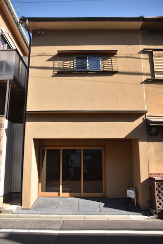 二条駅近く センスが光る空間であなたのお店をの外観|シンプルでナチュラルな外観