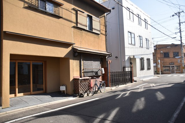 二条駅近く センスが光る空間であなたのお店をの周辺|御前通りに面しています