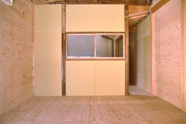 二条駅近く センスが光る空間であなたのお店をの洋室|内装仕上げ・設備設置ですぐにお店が始められます