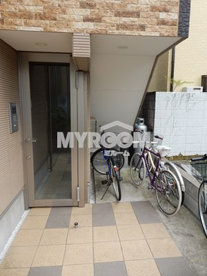 カシミール学芸大前のエントランス|エントランス