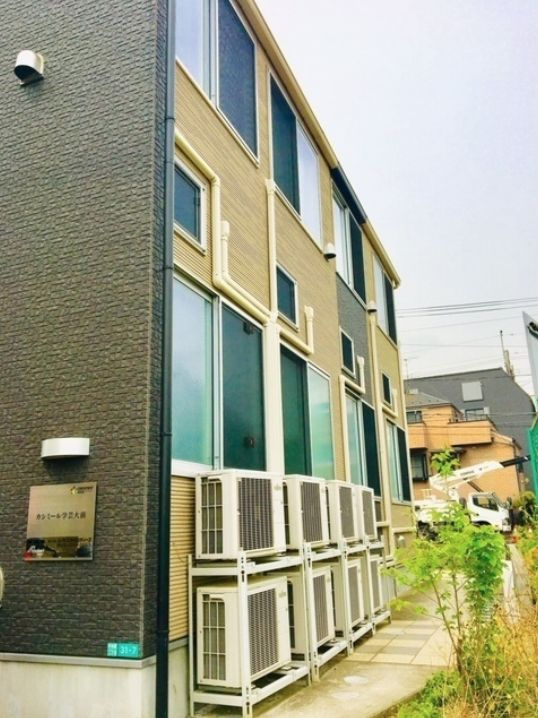 カシミール学芸大前の外観