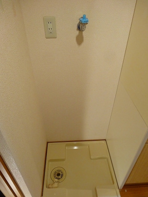 【設備】 | ベガ・コーポ上落合(ベガコーポカミオチアイ)  | 洗濯機置場