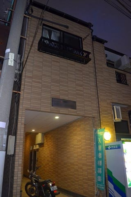 【エントランス】 | ベガ・コーポ上落合(ベガコーポカミオチアイ)  | 出入り口☆