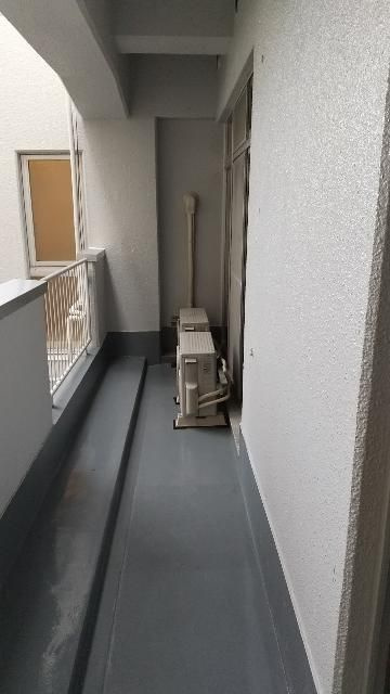 鈴木ビルのバルコニー