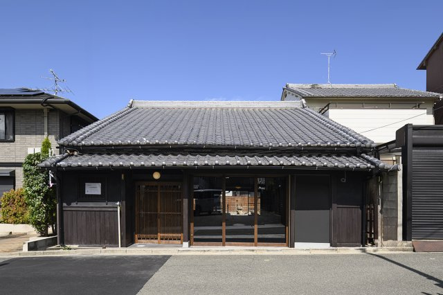 古都に凛と佇む、男前な事業用町家