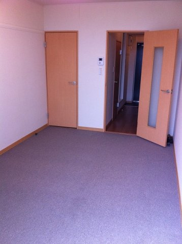 レオパレス名古屋正木の居間・リビング|1Fはフローリングとなります。