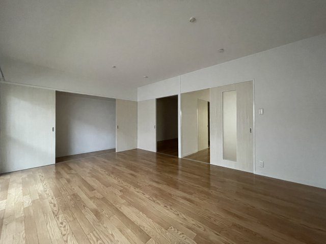 ニシムラハイツの居間・リビング