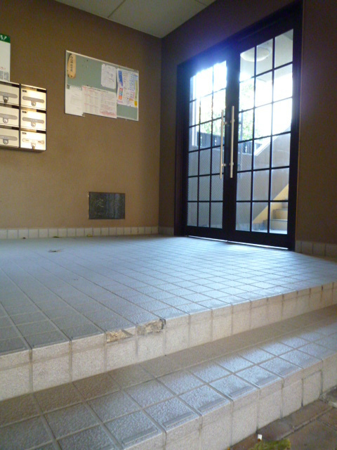 フレアのエントランス