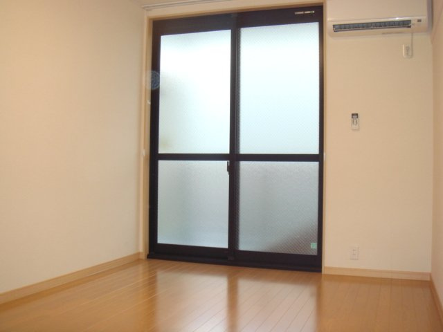 レオパレス旭丘の居間・リビング