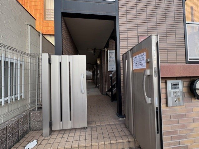 レオパレスジェム　マキノのその他|オートロックゲート