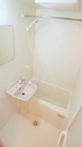 レオパレス城山の浴室|同タイプの写真です。仕様が異なる場合があります。