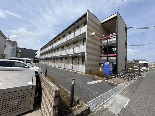 レオパレスアドミラブールワタルの外観