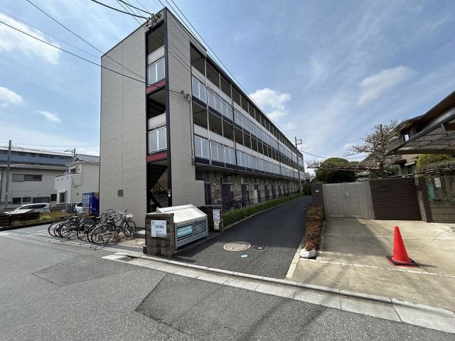 レオパレスアドミラブールワタルの外観