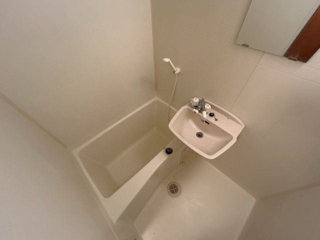 レオパレスプラムⅡの浴室