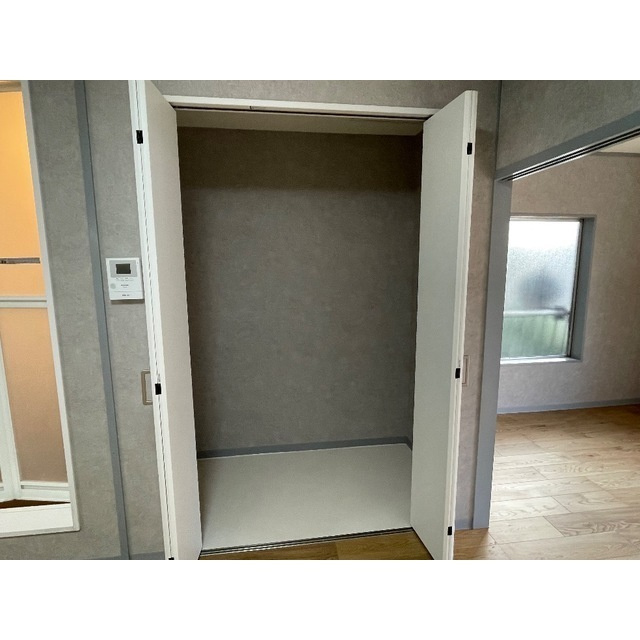 イワモトビル　ホワイトコーポラスの内装