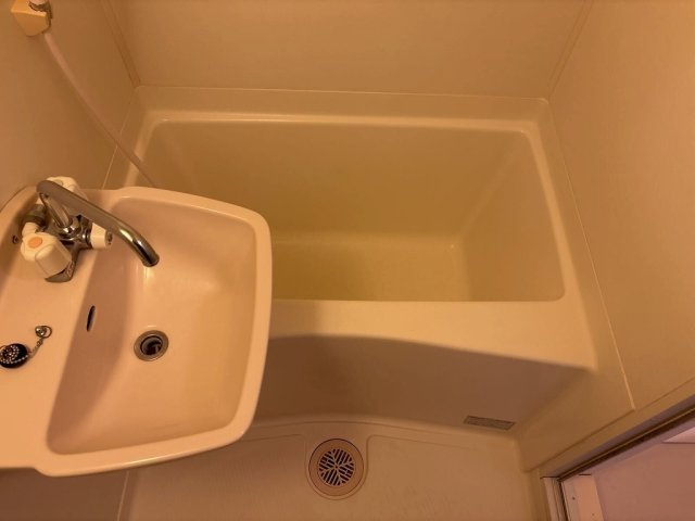 レオパレスセゾンの浴室