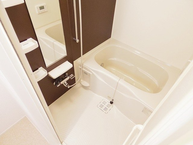 ランドセット川口の浴室