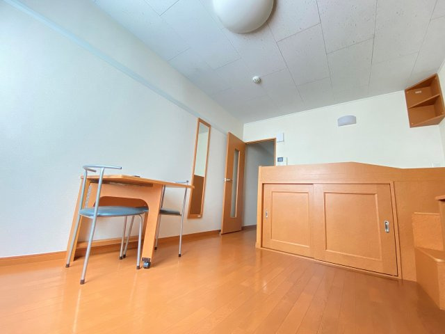 レオパレスコル　レオニス　Ⅰの居間・リビング