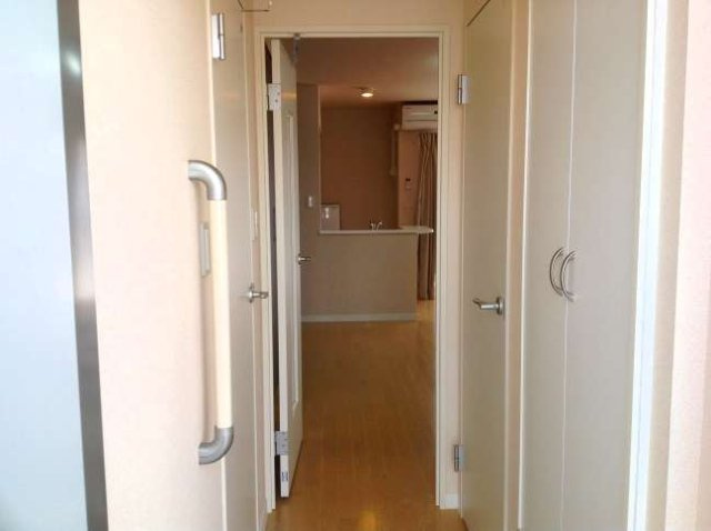 レオネクストオールリバーの玄関