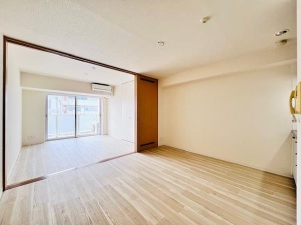 ＳＳ．ＦＬＡＴ神楽坂ｓｏｕｔｈの居間・リビング