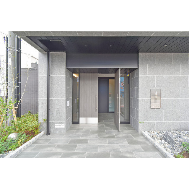 アドバンス大阪フェリーチェのエントランス