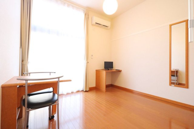 レオパレス南江口の寝室