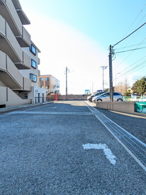 敷地内駐車場の空きはご確認ください。