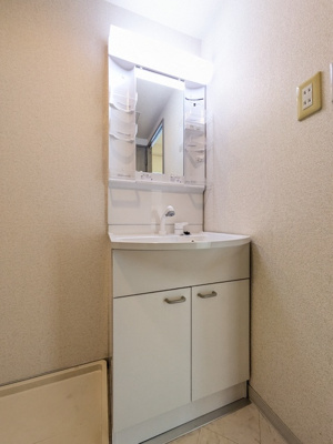 朝の支度に便利な洗髪洗面化粧台☆