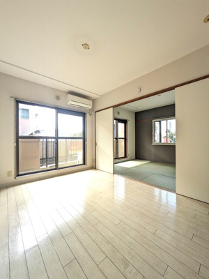 南西向きの洋室６帖、エアコン完備☆