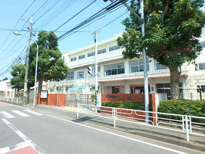 横浜市立瀬谷さくら小学校まで650ｍ