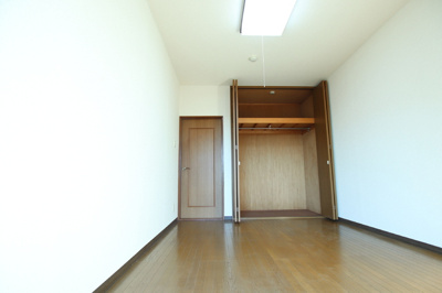 南側居室の収納です