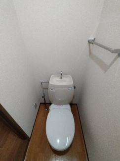 ★落ち着ける独立したトイレスペース★