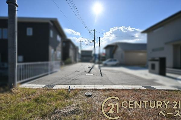 北葛城郡広陵町大字疋相の売地の前面道路含む現地写真|■現地撮影写真■敷地と道路の高低差が少なく駐車もスムーズです！