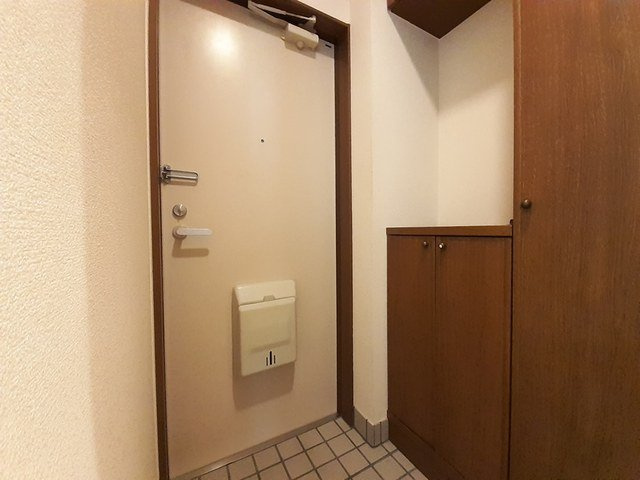 フローレンスの玄関|明るい玄関です