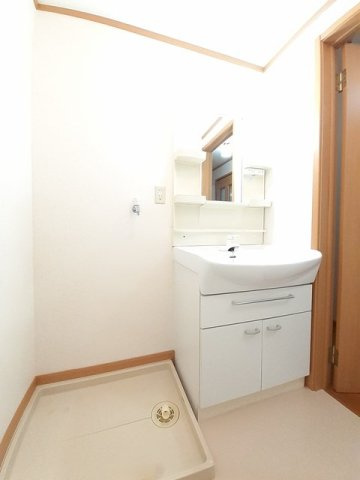 コンフォートみやび台Ⅱの洗面所|忙しい朝には欠かせない洗面所です