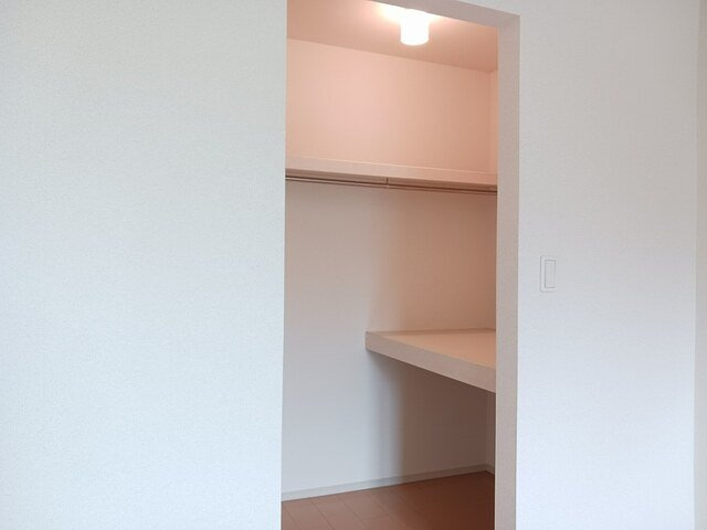 シャイニングの収納|便利な収納スペースです