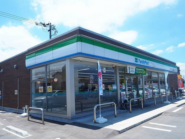 エクラデ　ジュールⅠの周辺|ファミリーマート鍋田店まで550m