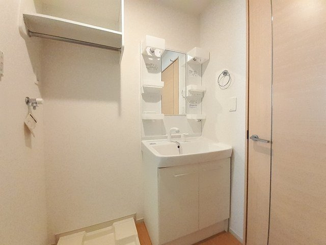 エクラデ　ジュールⅠの洗面所|忙しい朝には欠かせない洗面所です