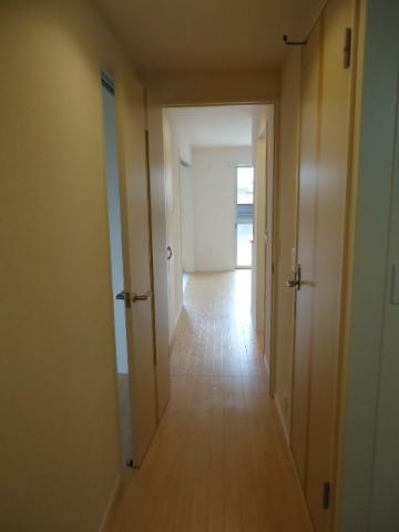 リバーレイン　コスモスの内装|廊下