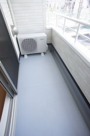 ネオ・カントリーのバルコニー