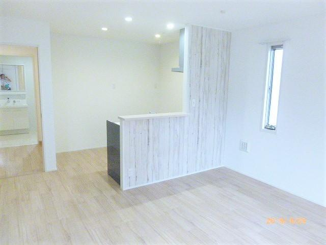 メゾン　ド　パルフェ　ＡＢＣ棟の居間・リビング