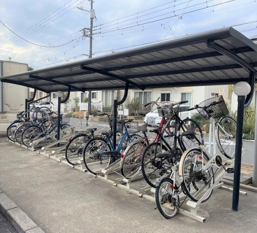 レオパレスソレイユ柏Ⅰのその他|屋根付き駐輪場